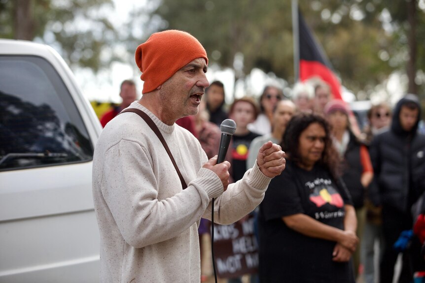 Gerry Georgatos addresses a rally at Banksia Hill detention centre.