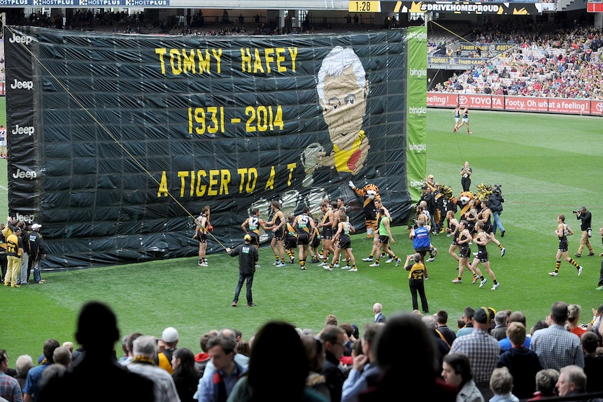 Richmond honours Tom Hafey