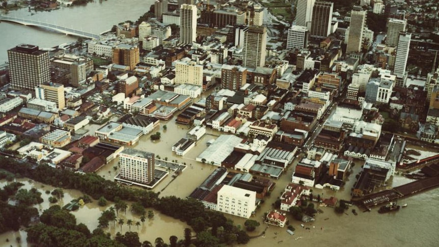 Aerial shot of 1974 Brisbane floods.