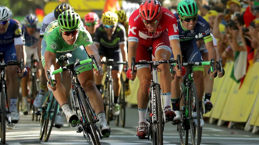 Slovakia's Peter Sagan (L) outsprints Alexander Kristoff (R) to win stage 16 of 2016 Tour de France