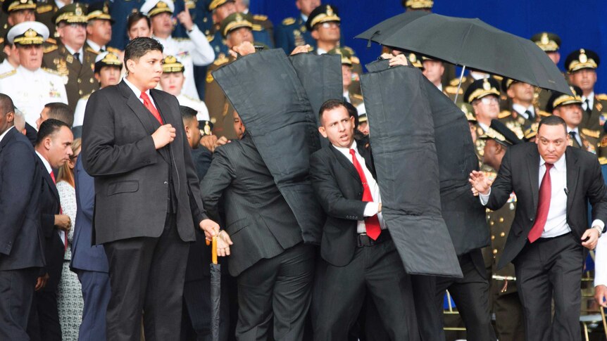 Security surround Maduro