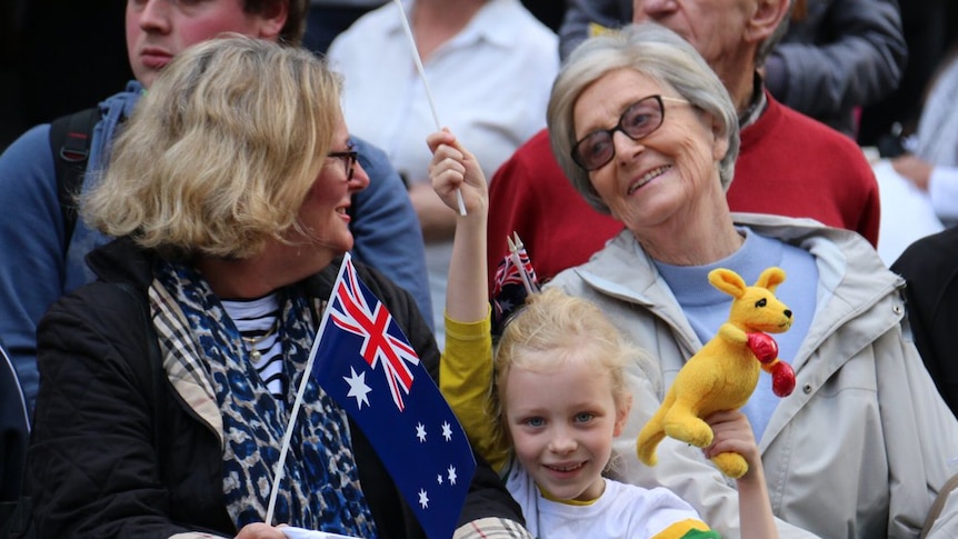 Crowds in Melbourne welcome home athletes