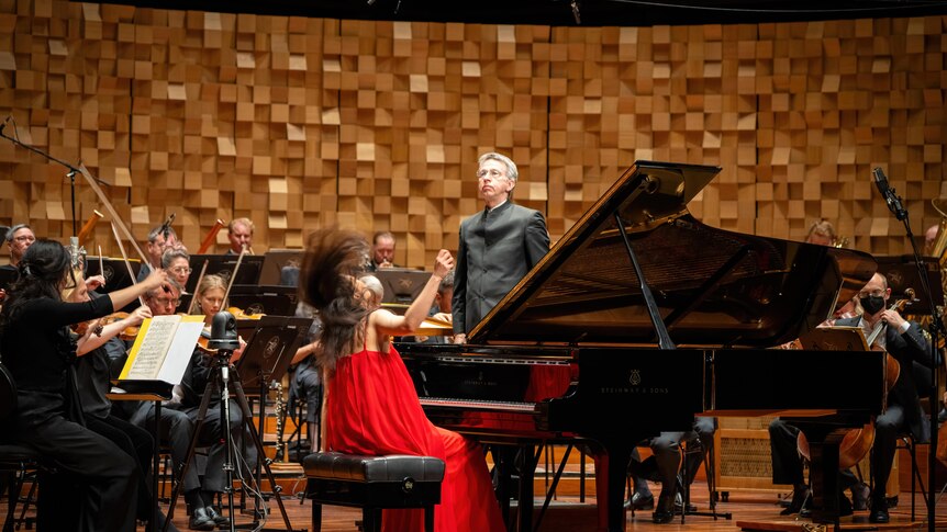 Yeol Eum Son perfoming Rachminiov's 3rd Piano Concerto with the Tasmanian Symphony Orchestra 