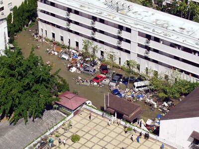 Earthquake, tsunamis kill thousands in Asia - ABC News