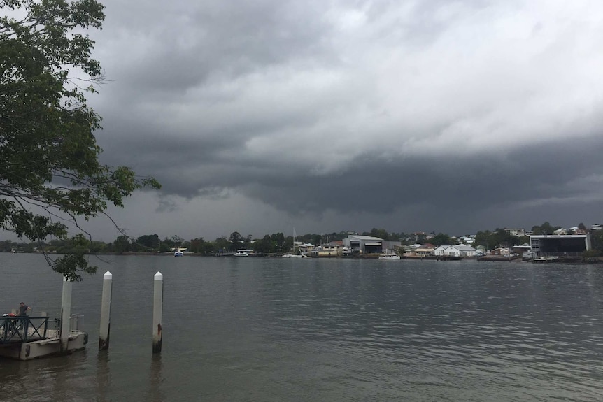 The storm front moves into Brisbane.