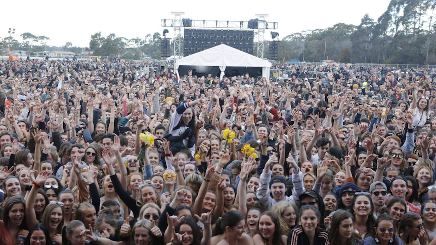 One Night Stand crowd St Helens.