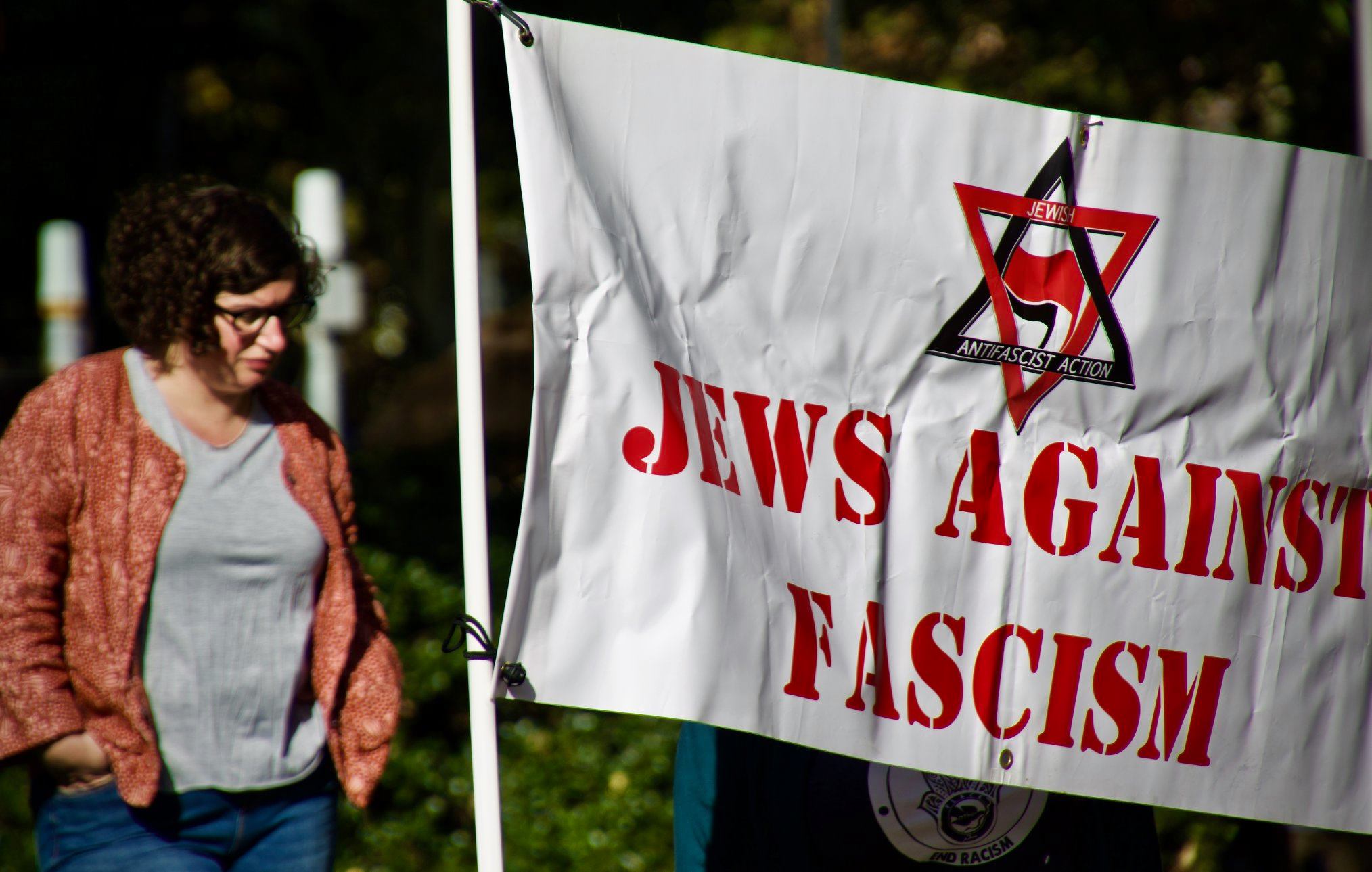 以色列巴勒斯坦危机 海外巴勒斯坦人和犹太人在远处观望 Abc News