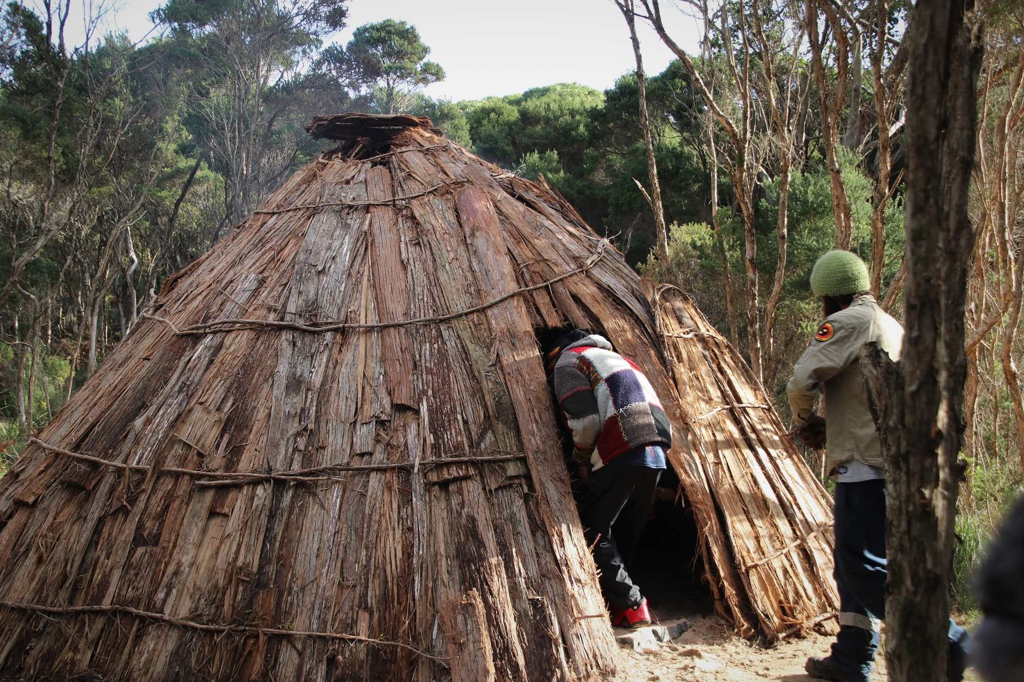 Building Huts The Old Way To Get Aboriginal Culture 'strong' For Future ...