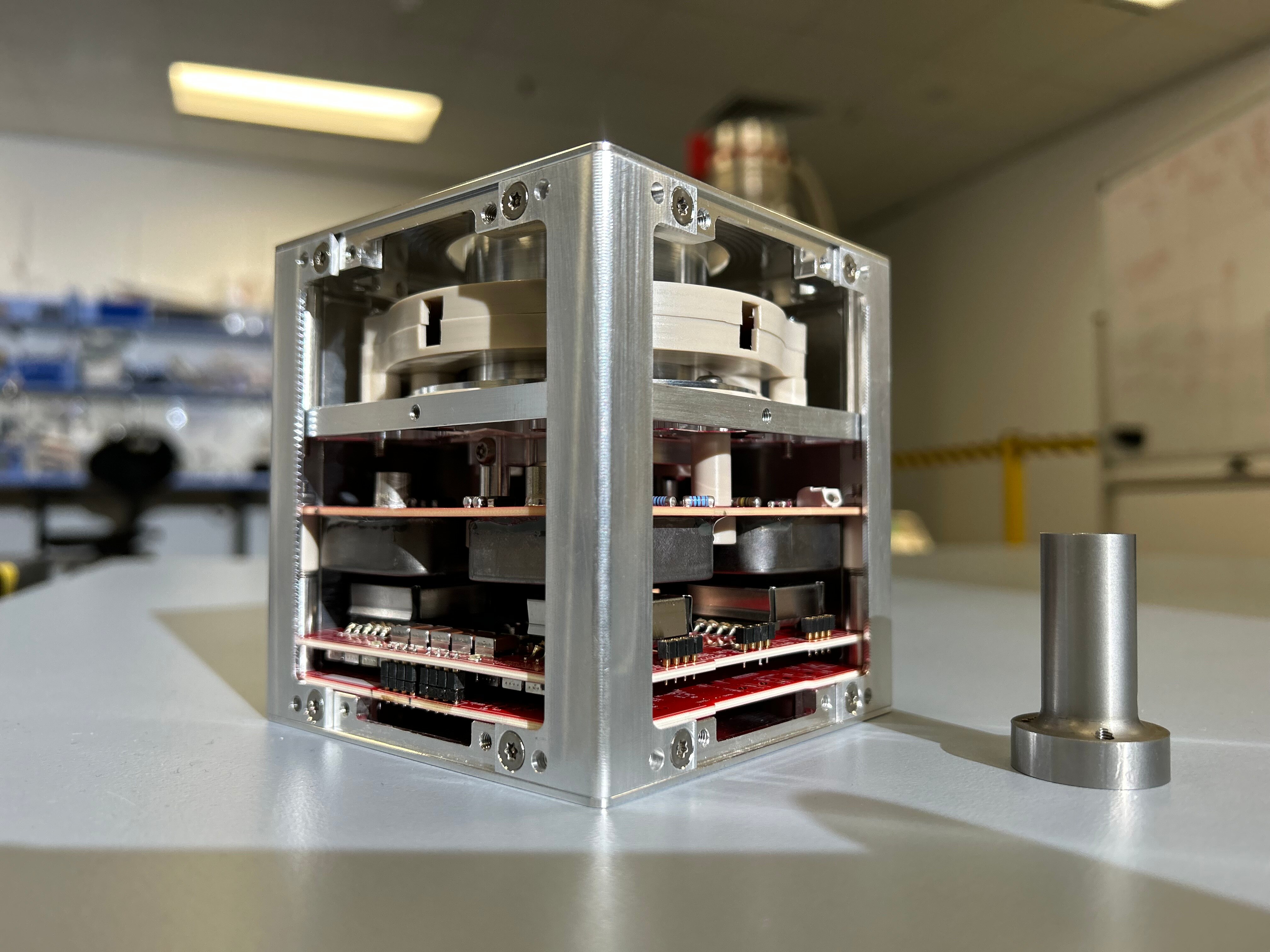 Un cubo de alta tecnología destinado a las empresas espaciales.