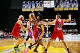 Josh Childress lays the ball in at the Sydney Entertainment Centre