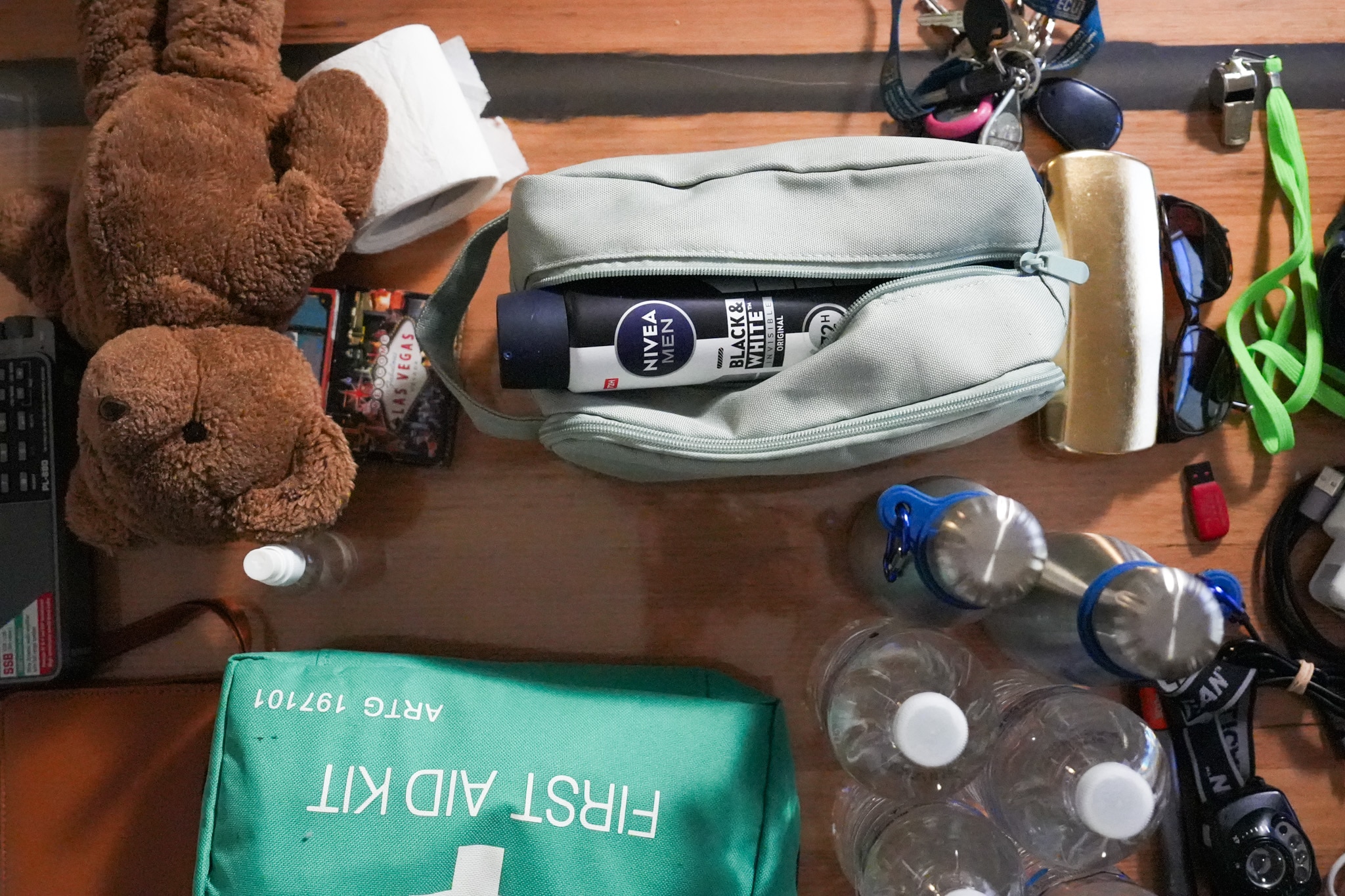 Suprimentos de emergência Kay Douglas