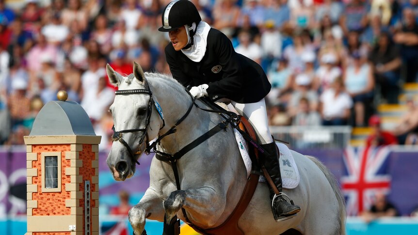 Aya Medany on horseback in the modern pentathlon