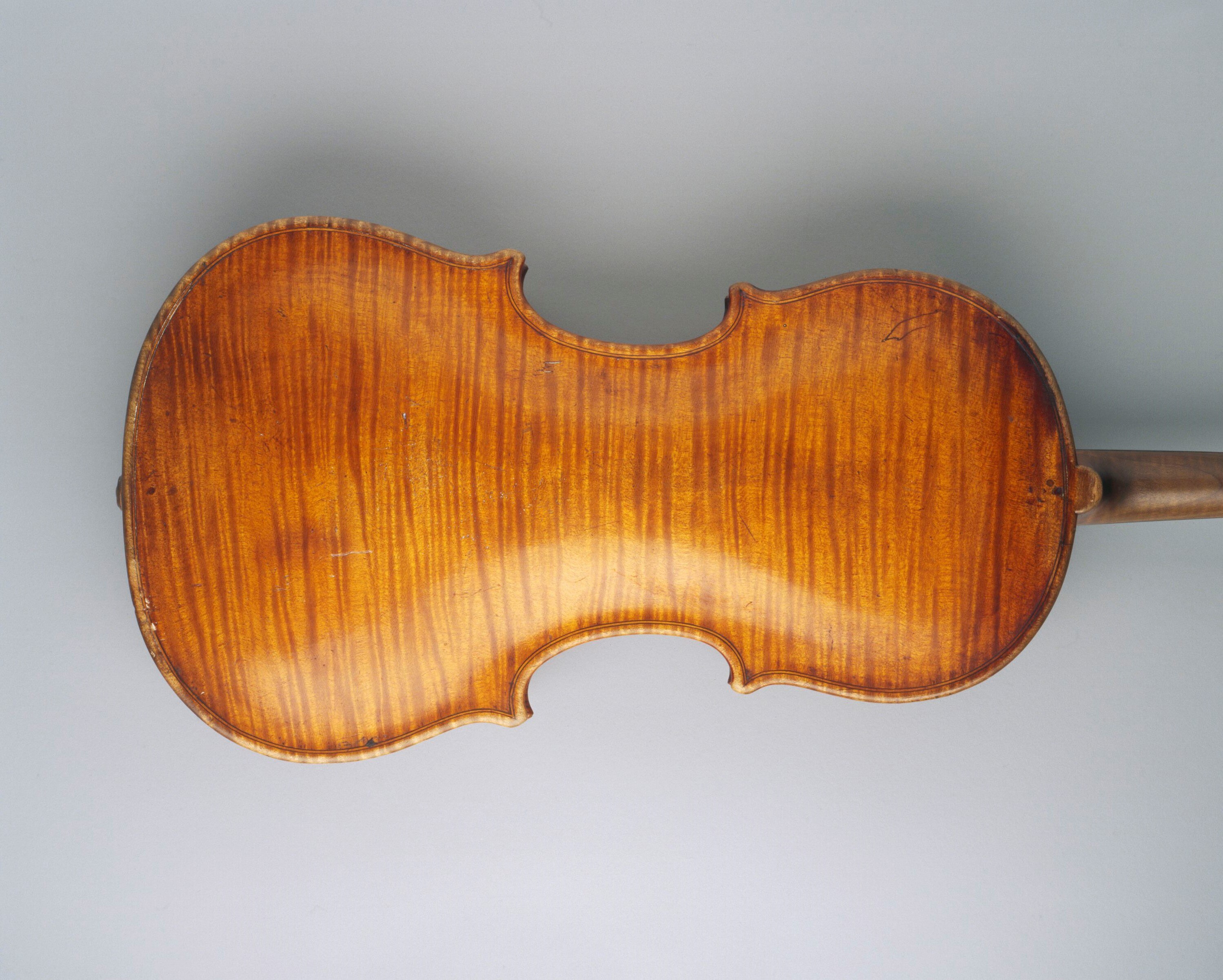 New generation of violin makers uses technology to document historical