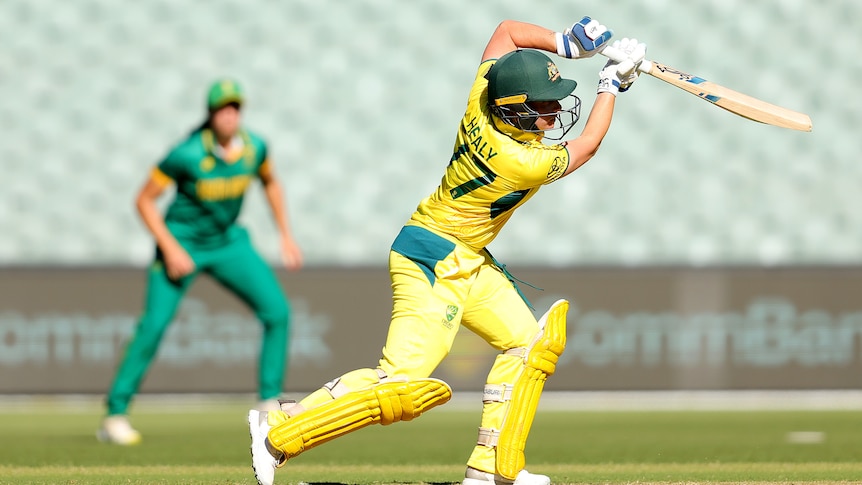 Alyssa Healy completes a shot playing for Australia