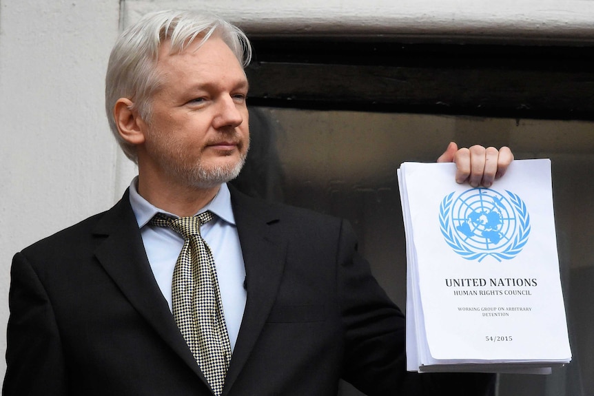 Julian Assange speaks from balcony of Ecuadorian embassy in London