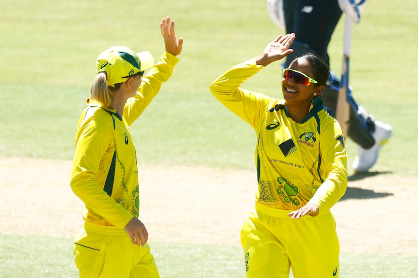 Alana King of Australia celebrates with teammate Meg Lanning in women's Ashes series