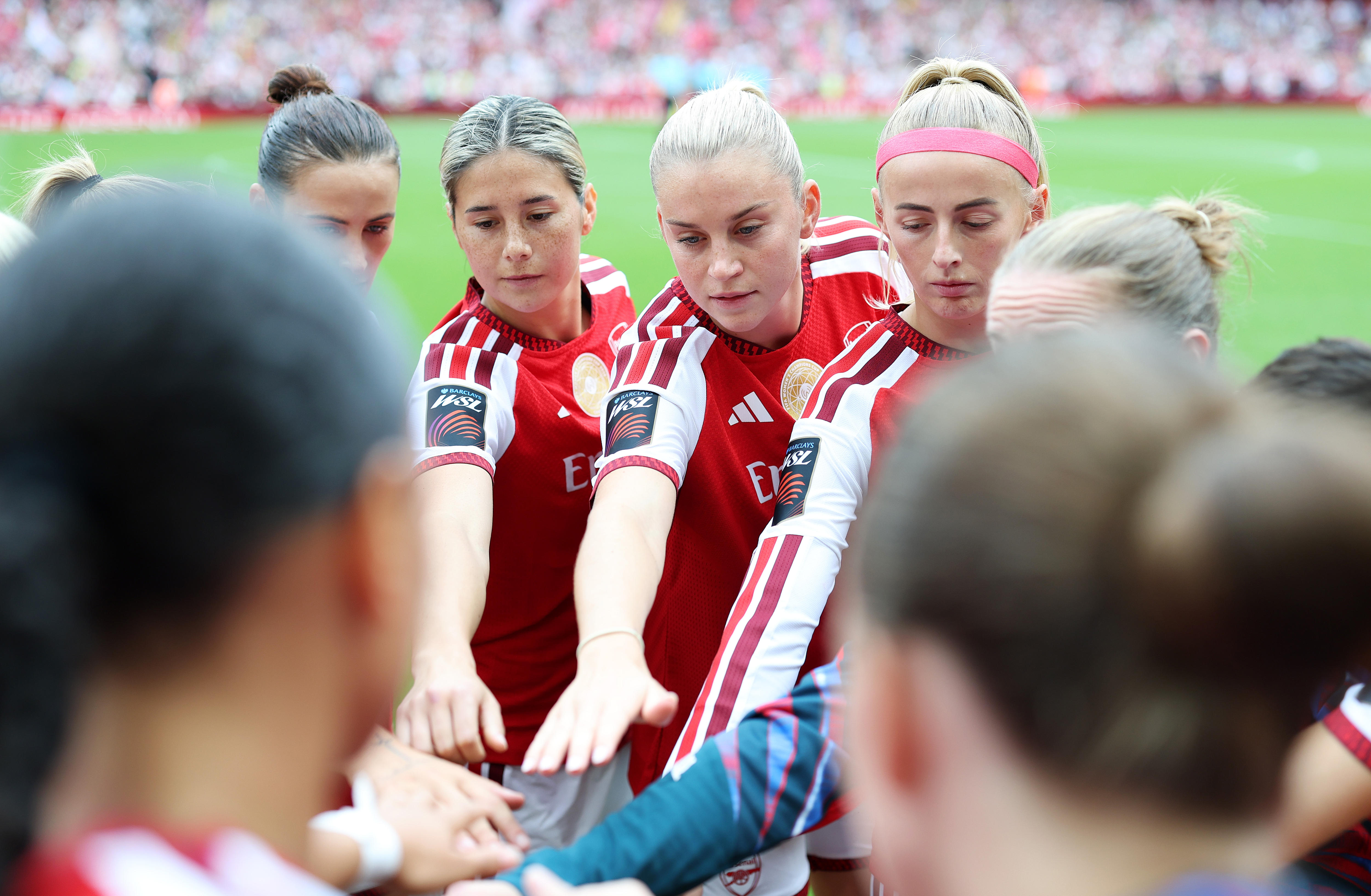 'It's for you, Mum': Cooney-Cross makes emotional Arsenal home return