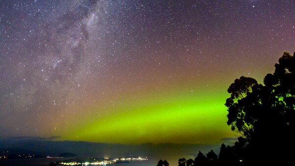 Loic Le Guilly photographed the Aurora Australis and Milky Way over Hobart