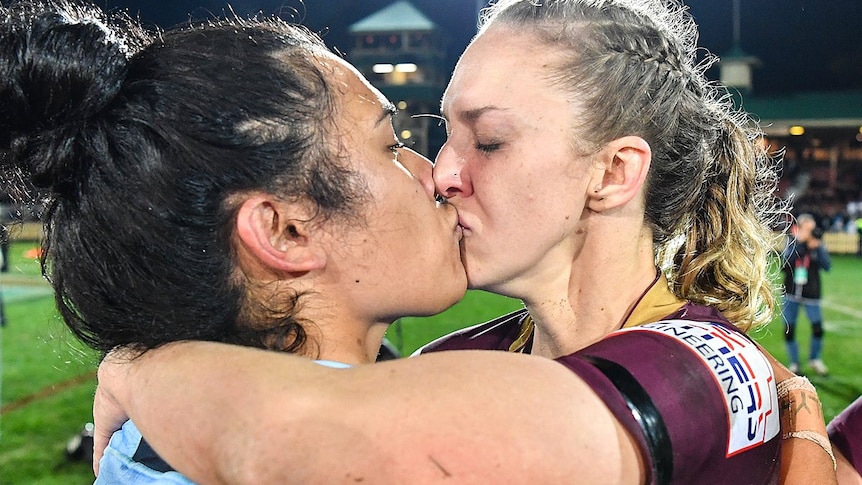 Karina Brown and Vanessa Foliaki  kiss after women's State of Origin