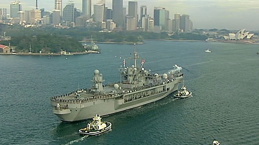 USS Blue Ridge sails in to Sydney Harbour July 13, 2013