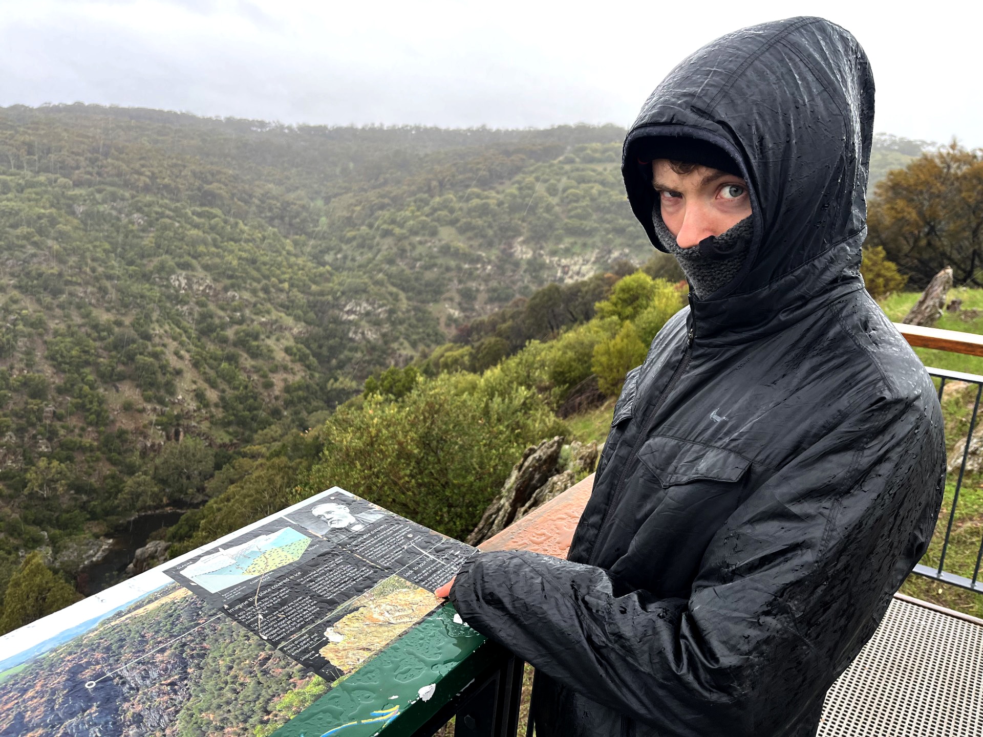 Hikers warned to take 'gnarly' peri-urban parks seriously after rescue