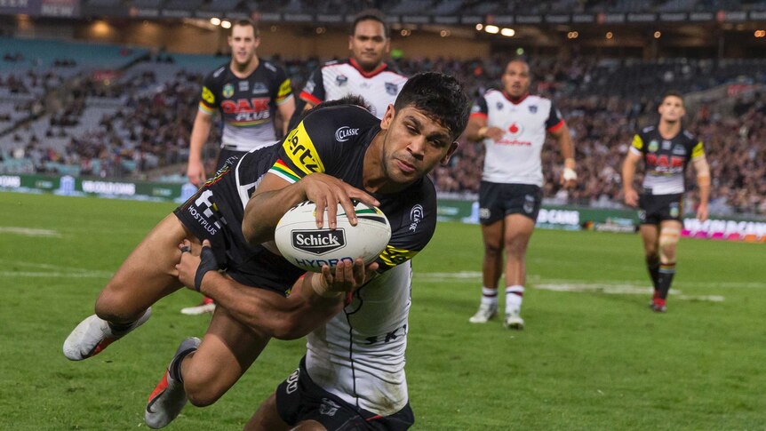 Tyrone Peachey in the air to score against the Warriors
