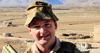 Major Stuart McCarthy wants a judicial inquiry into trials of anti-malarial drugs on Australian soldiers.