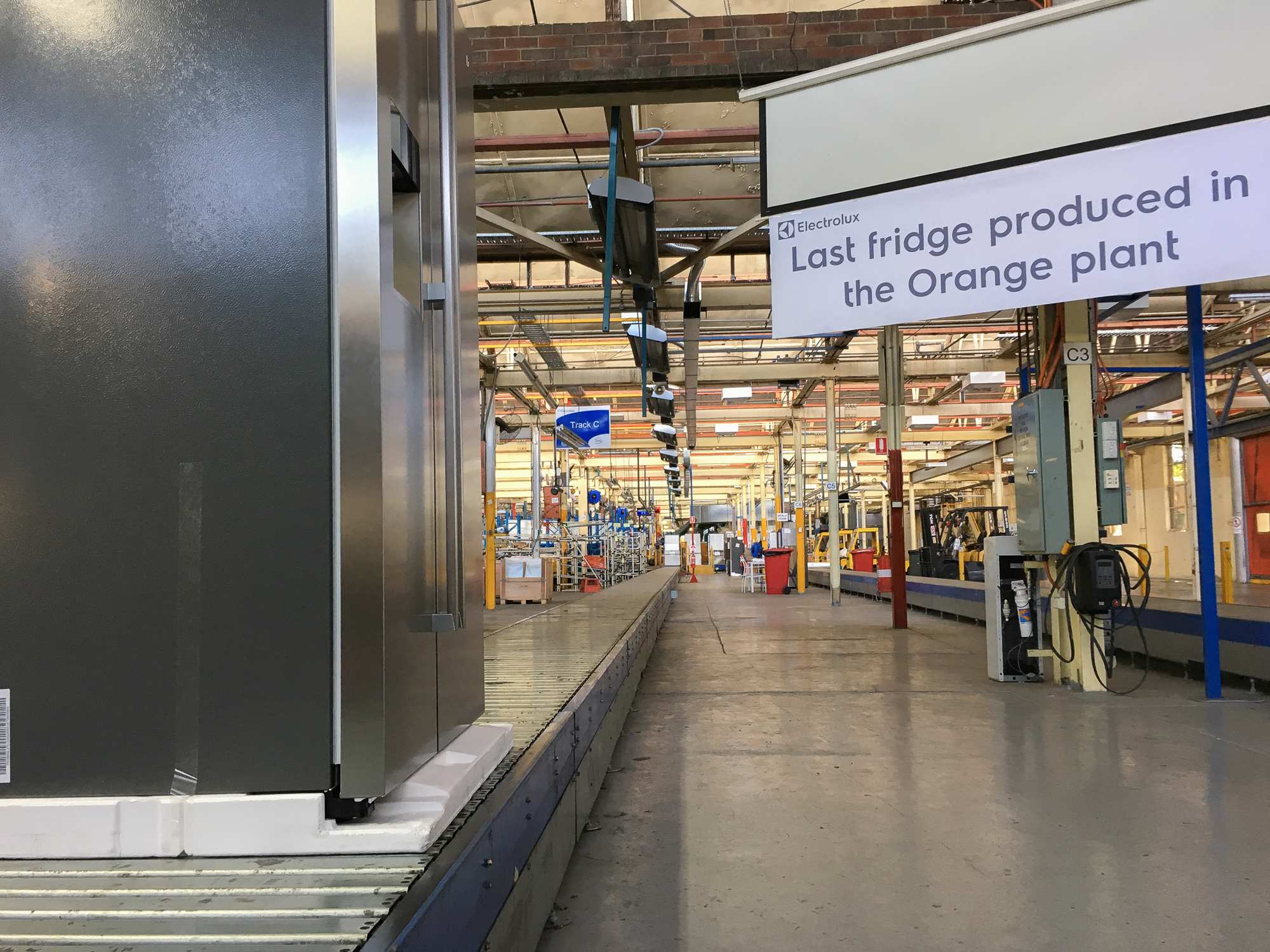 Last Australianmade fridge is end of the line for regional manufacturer ABC News