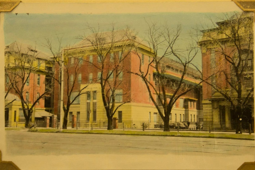 1946 exterior of Royal Adelaide Hospital.