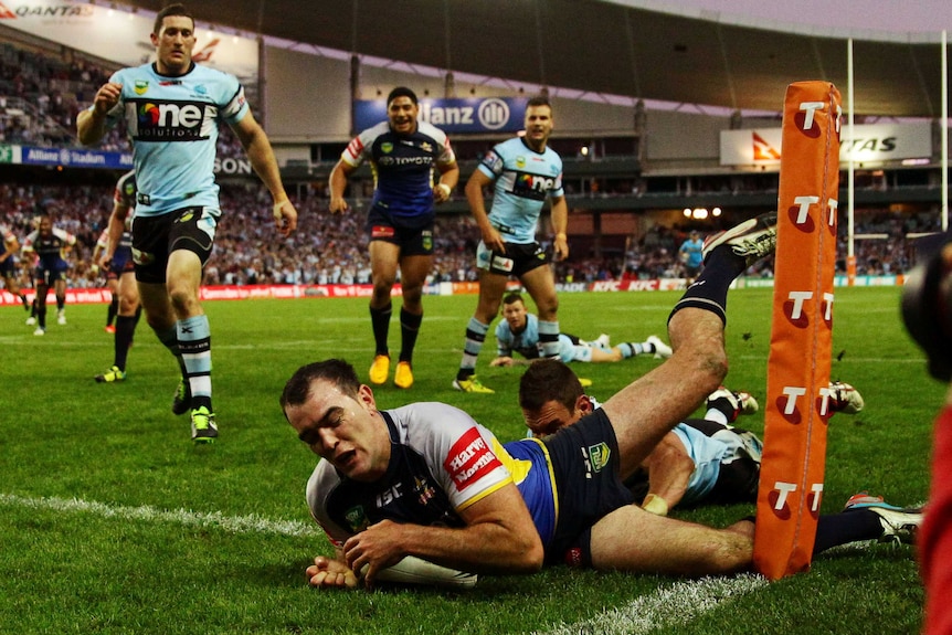 Linnett denied try by stray foot in the corner