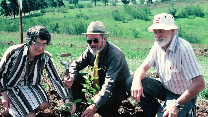 Botanists Lawrie Johnson and Don Blaxell at Australian Botanic Garden Mount Annan, with Science Director Barbara Briggs.