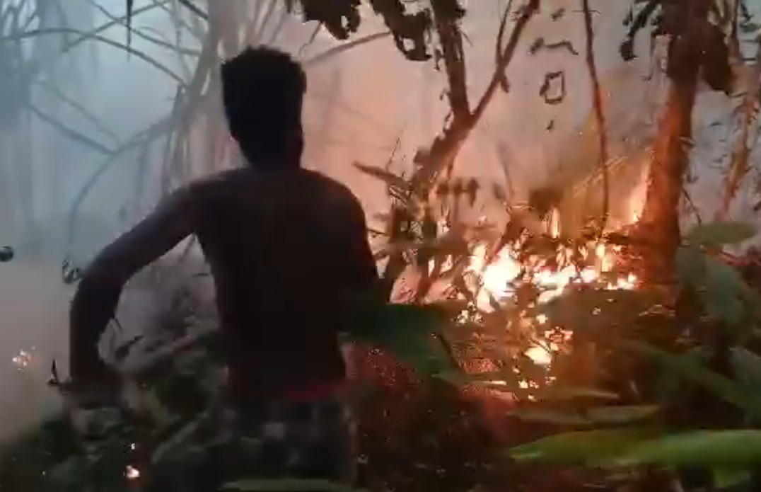 Residents on Lou Island plead for assistance as bushfire burns out of ...