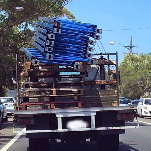 Loadfail, unsafe load on back of a truck