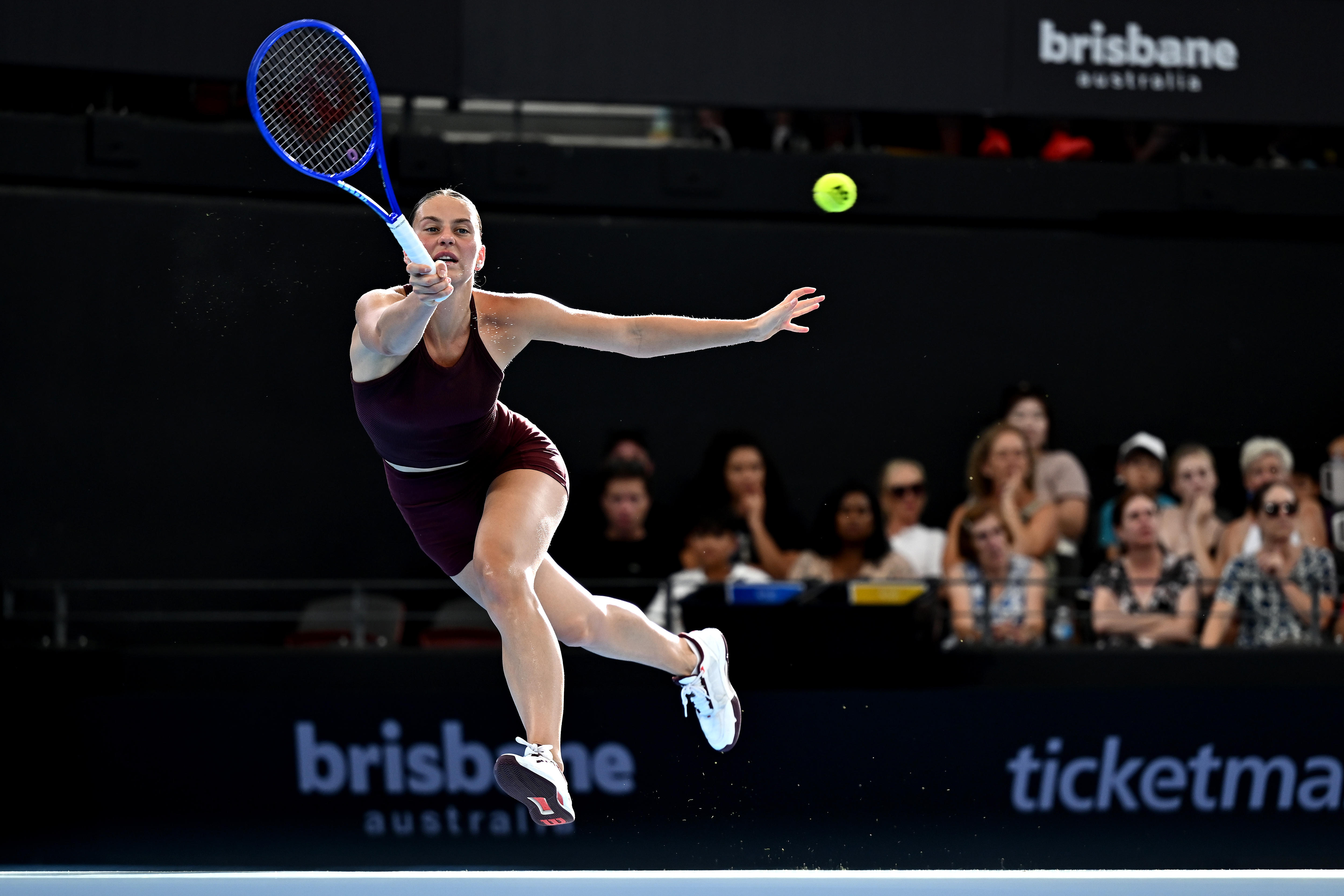 Marta Kostyuk joga um forehand