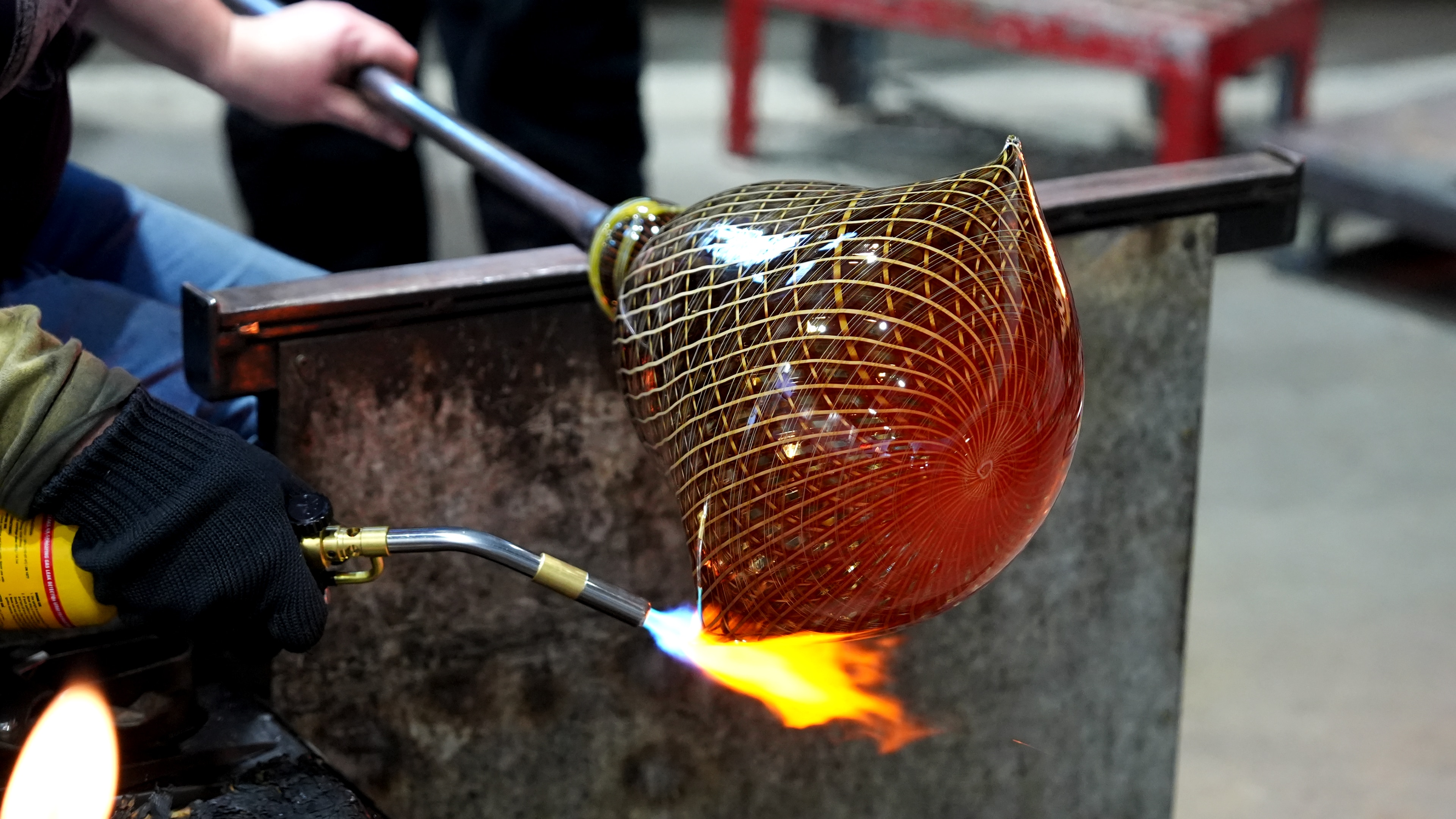 Aboriginal artist recreating 'oldest living weaving practice' with glass