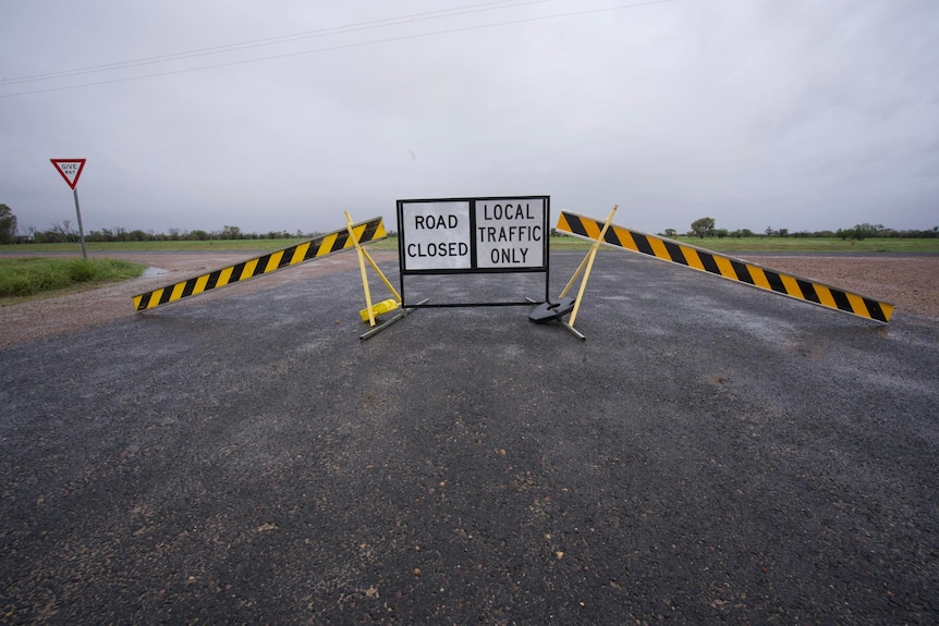 Road close sign