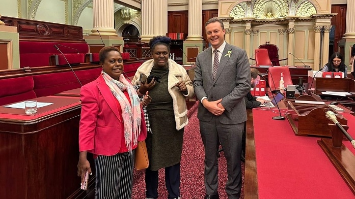 Minista Theonila Matbob, Victoria Bougainville lida Nellie Tinga na Victria State memba, Chris Crewther