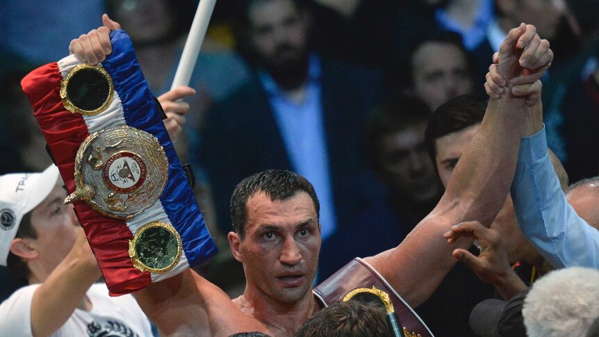 Wladimir Klitschko beats Alexander Potevkin
