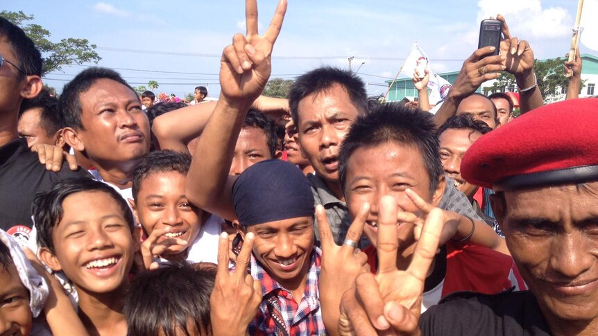 Supporters of Indonesian presidential candidate Jokowi