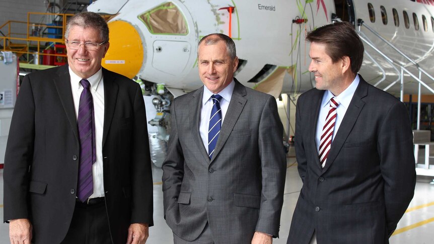 Tamworth Mayor Col Murray, QantasLink CEO John Gissing, and Tamworth MP Kevin Anderson