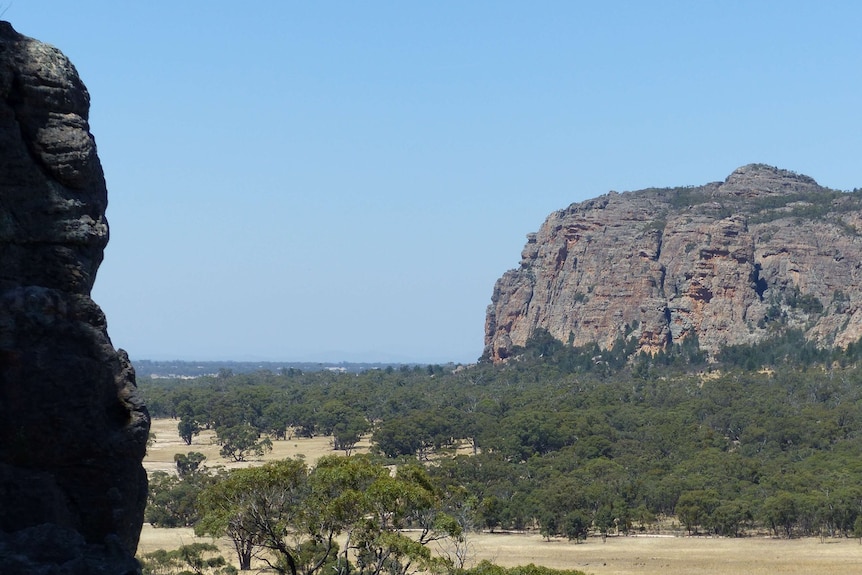 Large rocks above Wimmera plains