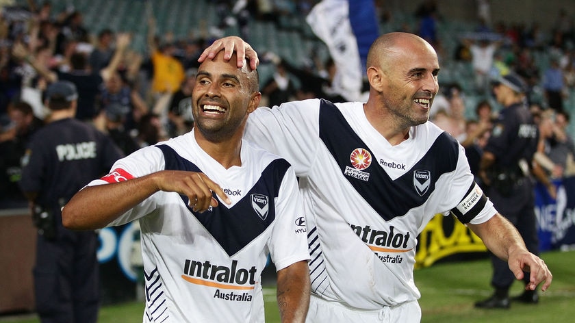 Archie Thompson hopes to forge a long career in the mould of Victory captain Kevin Muscat (right).