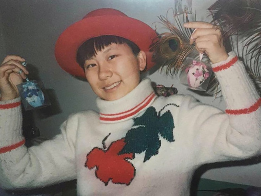 1998年，北大学生高岩在被老师沈阳性侵后自杀身亡。