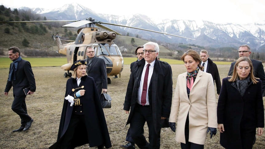 German foreign minister Frank-Walter Steinmeier arrives near crash site