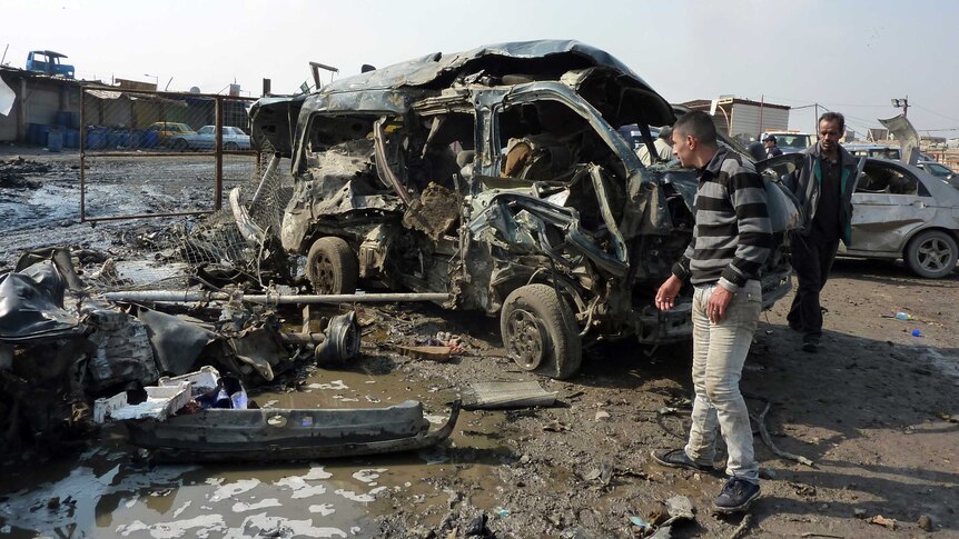 Car bomb targets Iraq bird market