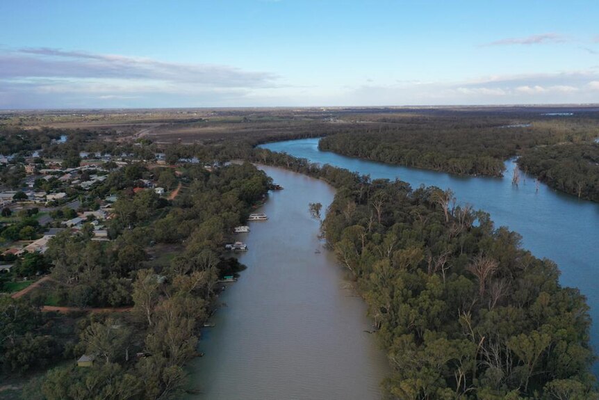 Aerial shot of the Darling coming down to the north and the Murray coming in from the south.