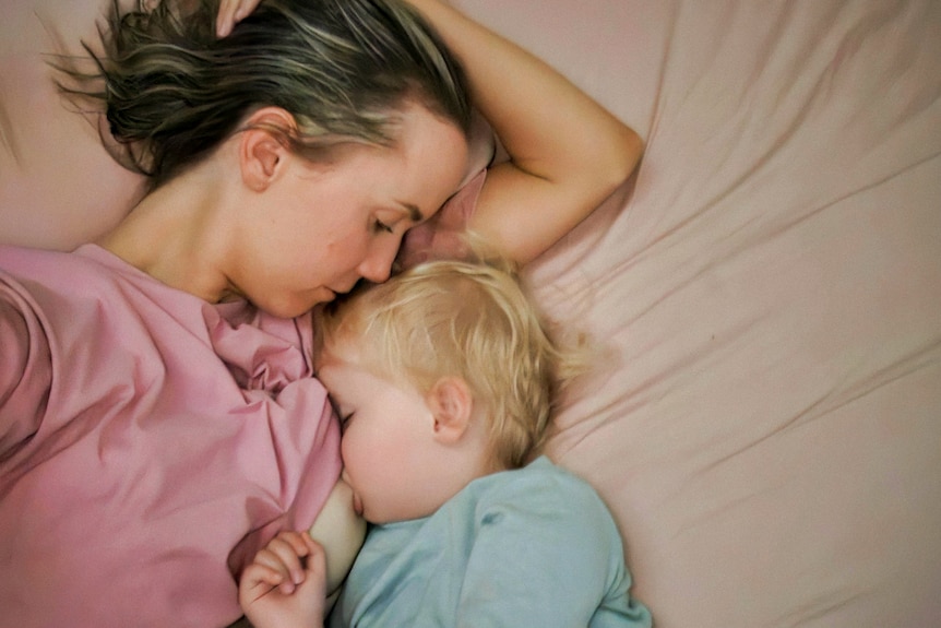 Bedsharing with my toddler wasn't part of my parenting 'plan', but I  embrace it - ABC Everyday