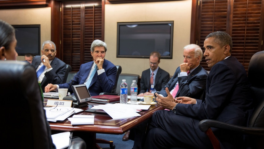 Barack Obama and his staff discuss Syria.