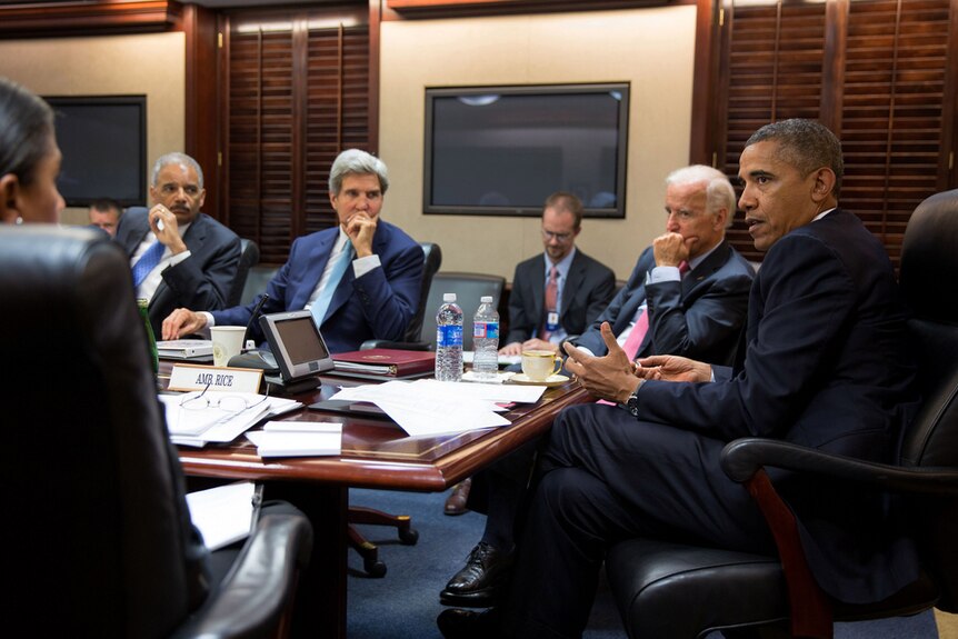 Barack Obama and his staff discuss Syria.