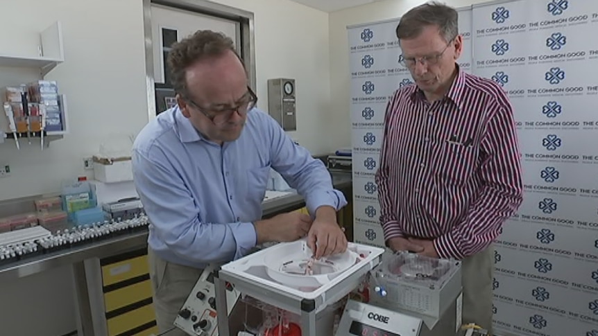 Professor John Fraser with Profesor David McGiffin